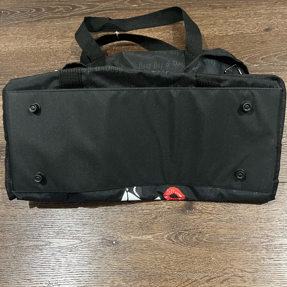NWT Betty boop duffle bag / weekender travel bag black and white - Picture 8 of 14